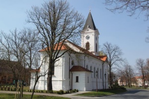 Kostel svatého Barnabáše v Těšanech a kaple Panny Marie